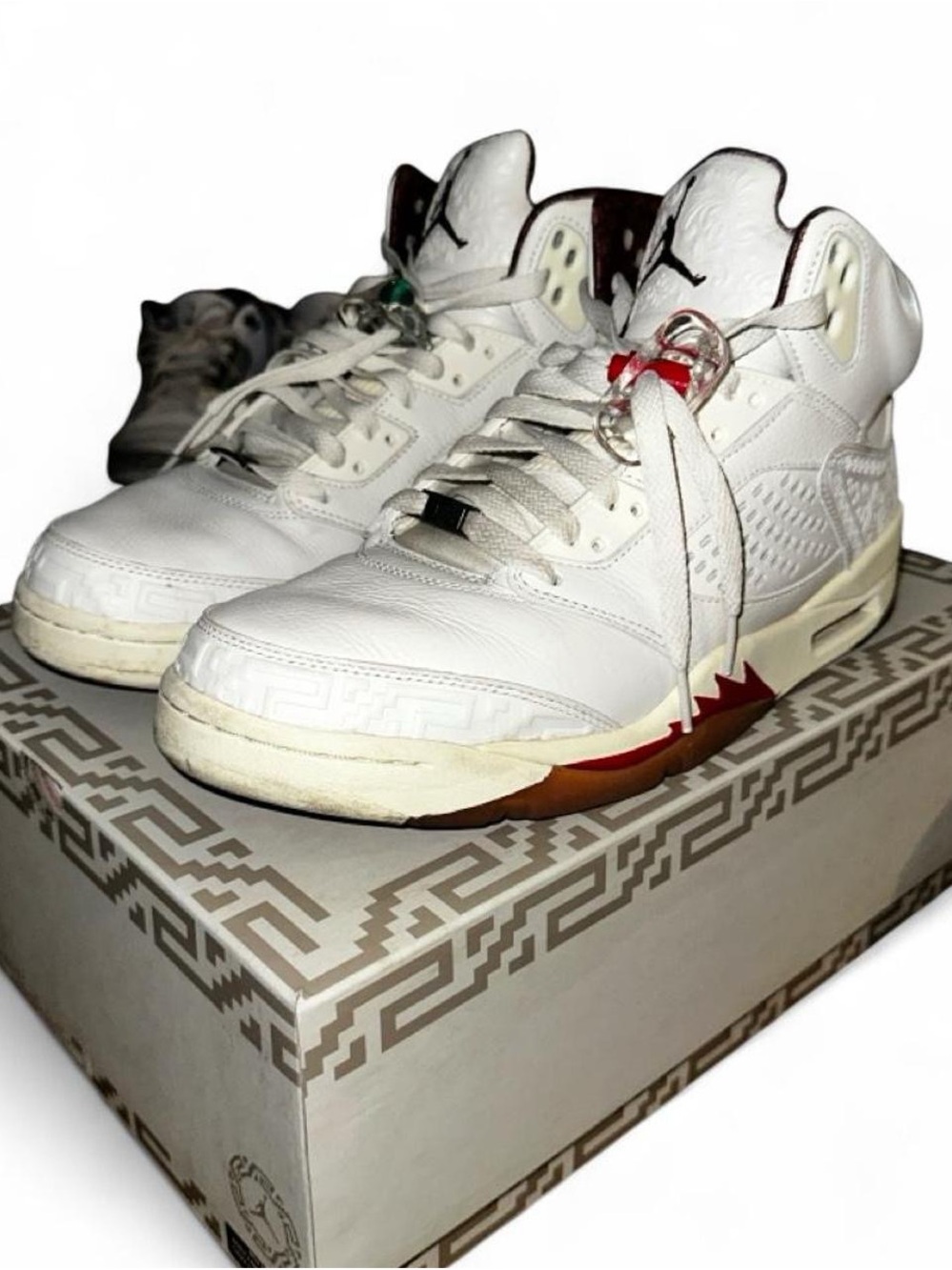 Jordan 5 Retro “El Grito”